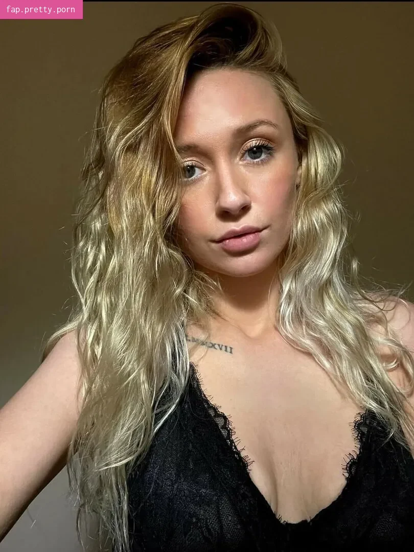 obey.genevieve - Photo #15