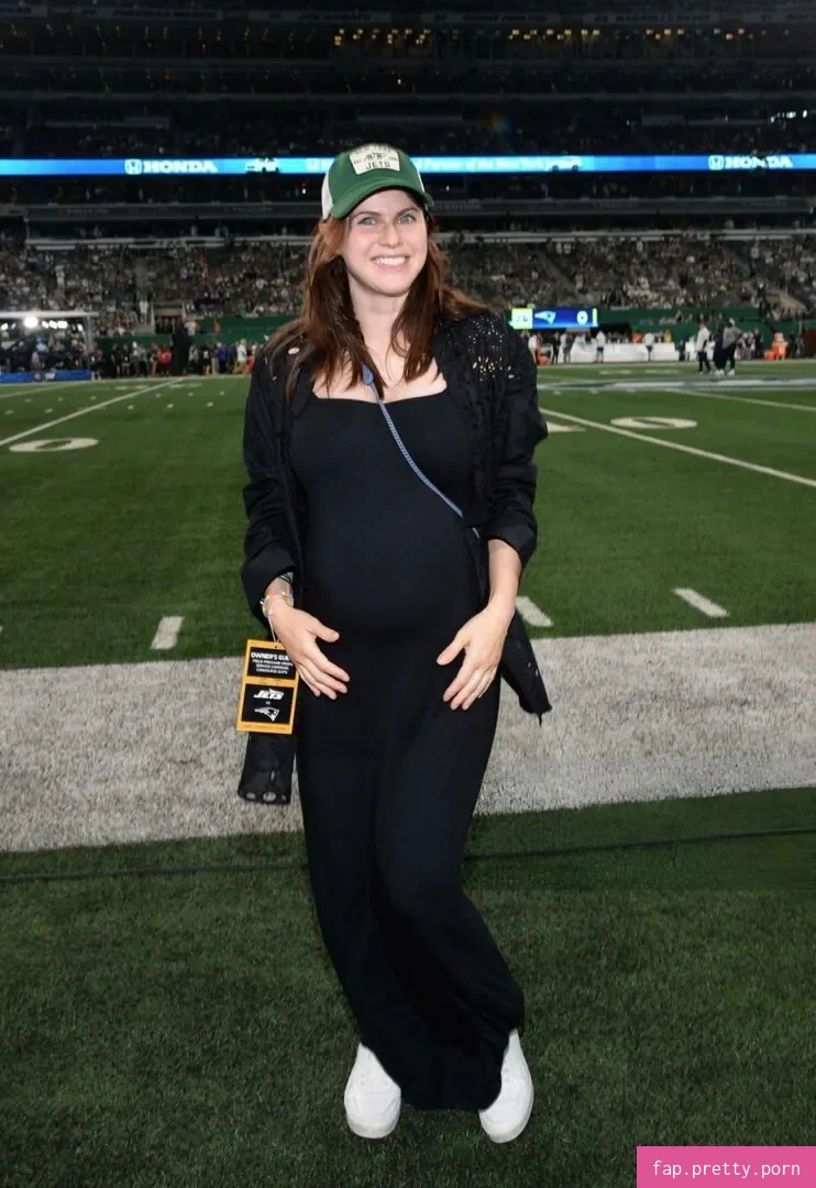 Pregnant Celebs - Photo #73