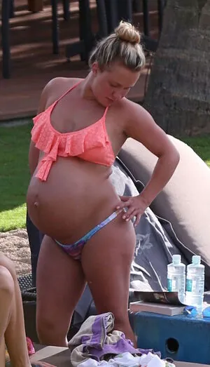Pregnant Celebs content