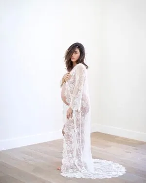 Pregnant Celebs content