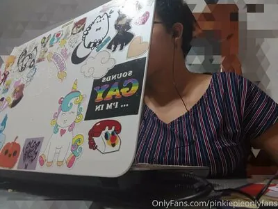 pinkiepiemid content