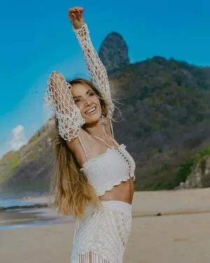 Patrícia Poeta content