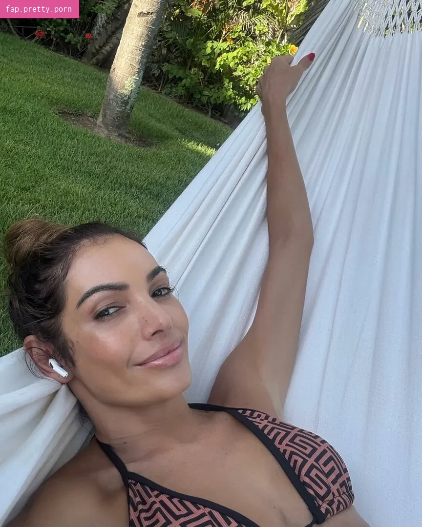 Patrícia Poeta - Photo #01