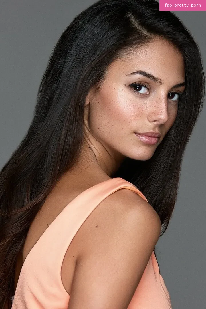 Pardis Saremi - Photo #06