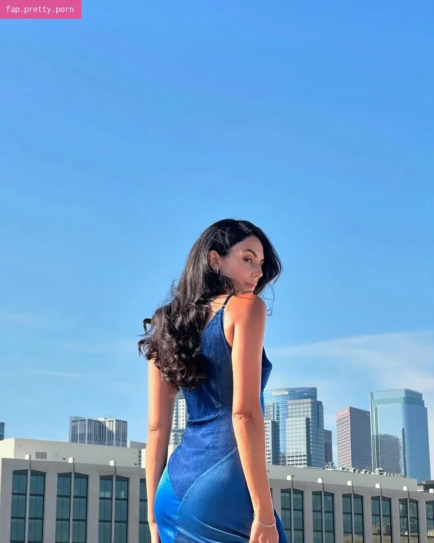 Pardis Saremi - Photo #08