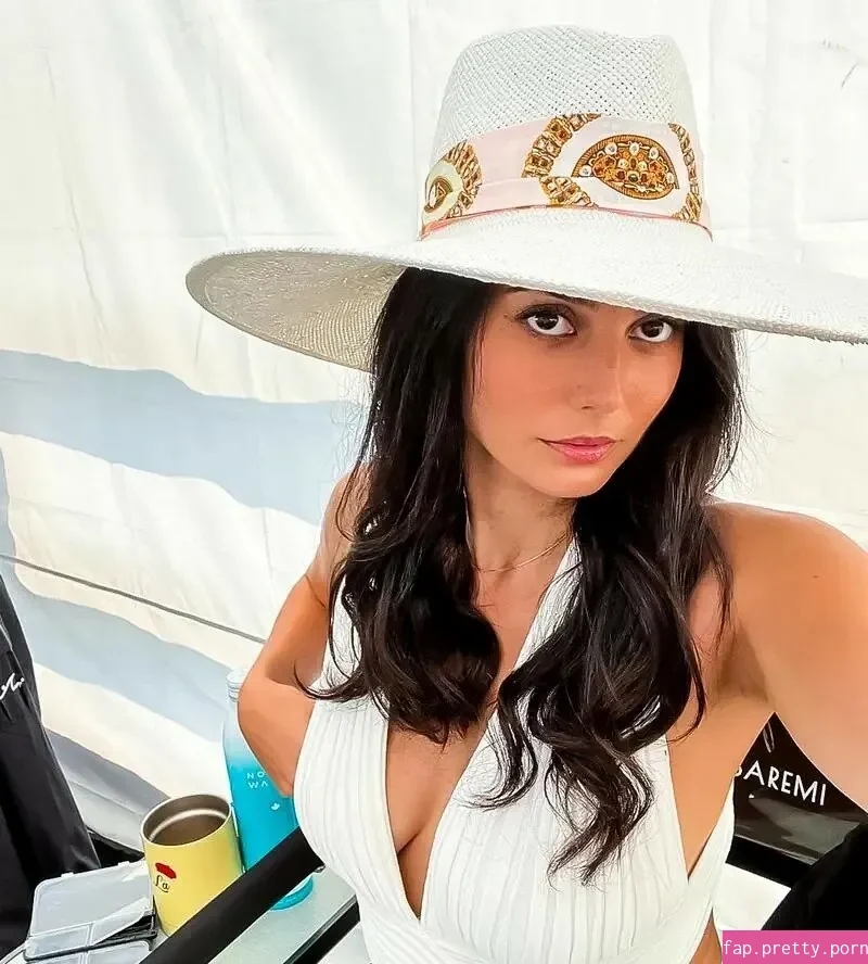 Pardis Saremi content