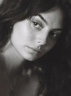 Pardis Saremi content