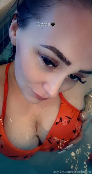 queeniethofree content