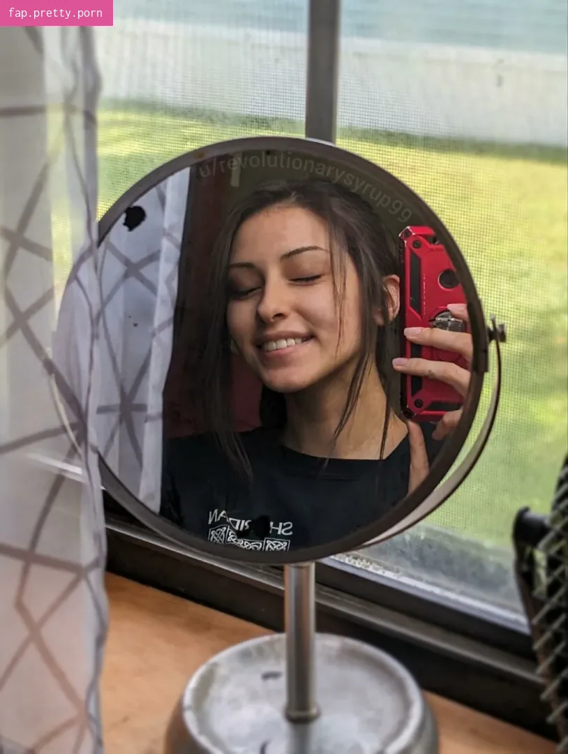 RevolutionarySyrup99 - Photo #28