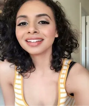 React GirlsYT content