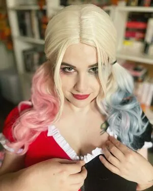 React GirlsYT content