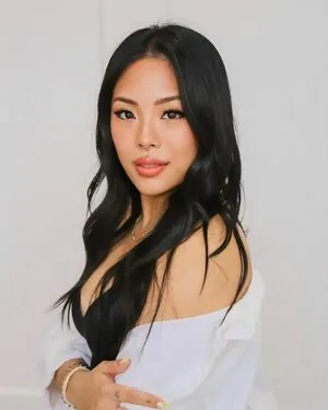 React GirlsYT content