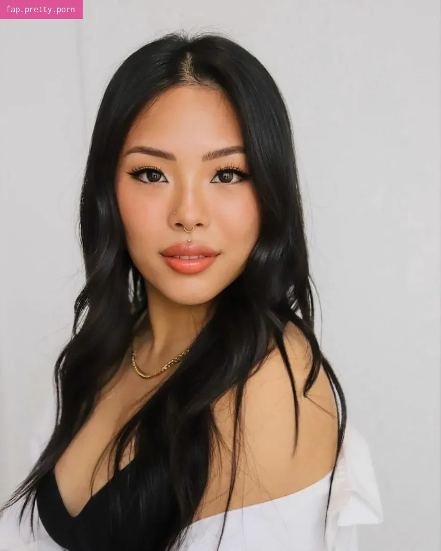 React GirlsYT - Photo #81