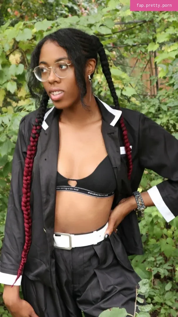 React GirlsYT - Photo #04