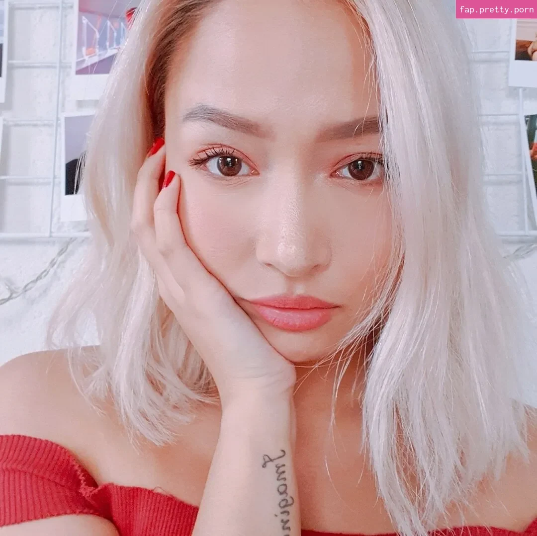 React GirlsYT - Photo #34