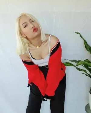 React GirlsYT content