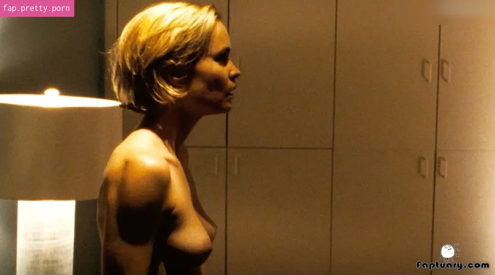 Radhan Mitchell - Photo #03