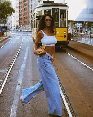 Raffaella Modugno content