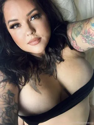 Rebecca Parrot content