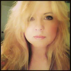 Rebecca Parrot content