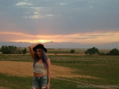 ridewithlola.x content