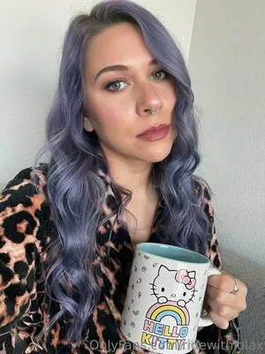 ridewithlola.x content