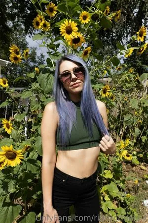 ridewithlola.x content