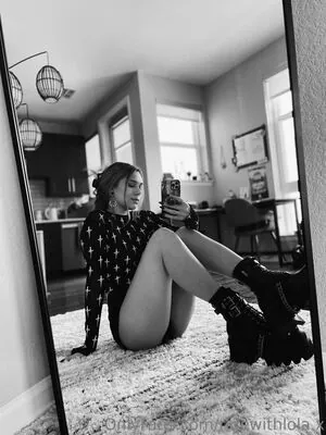 ridewithlola.x content