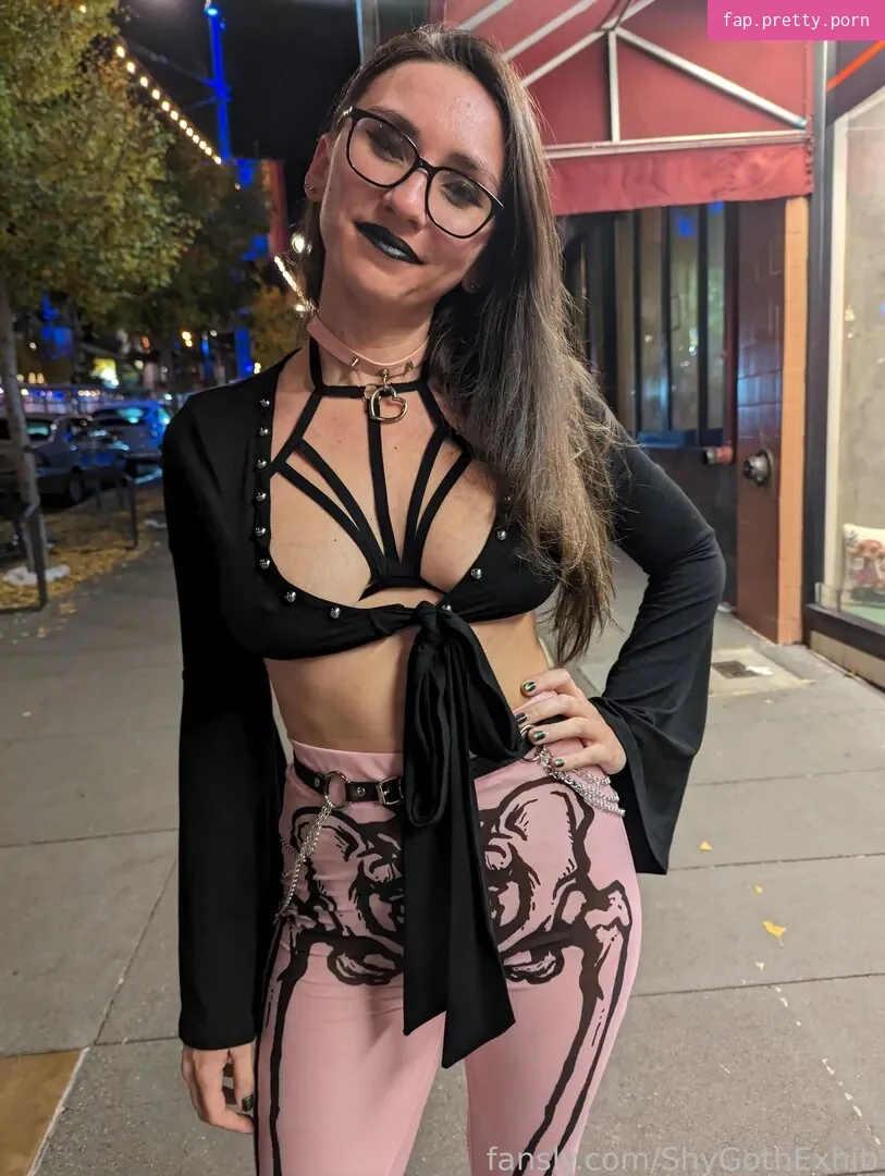 ShyGothExhib - Photo #68