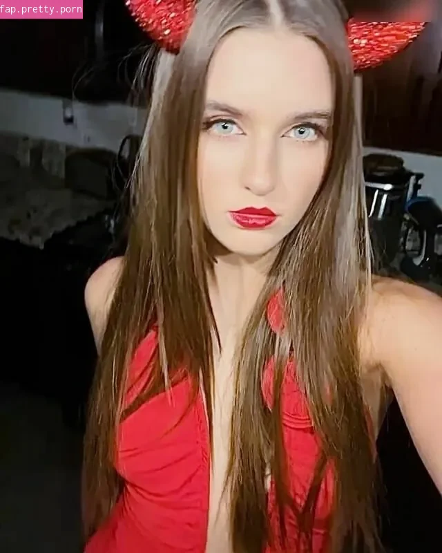 Savannah Clarke - Photo #60