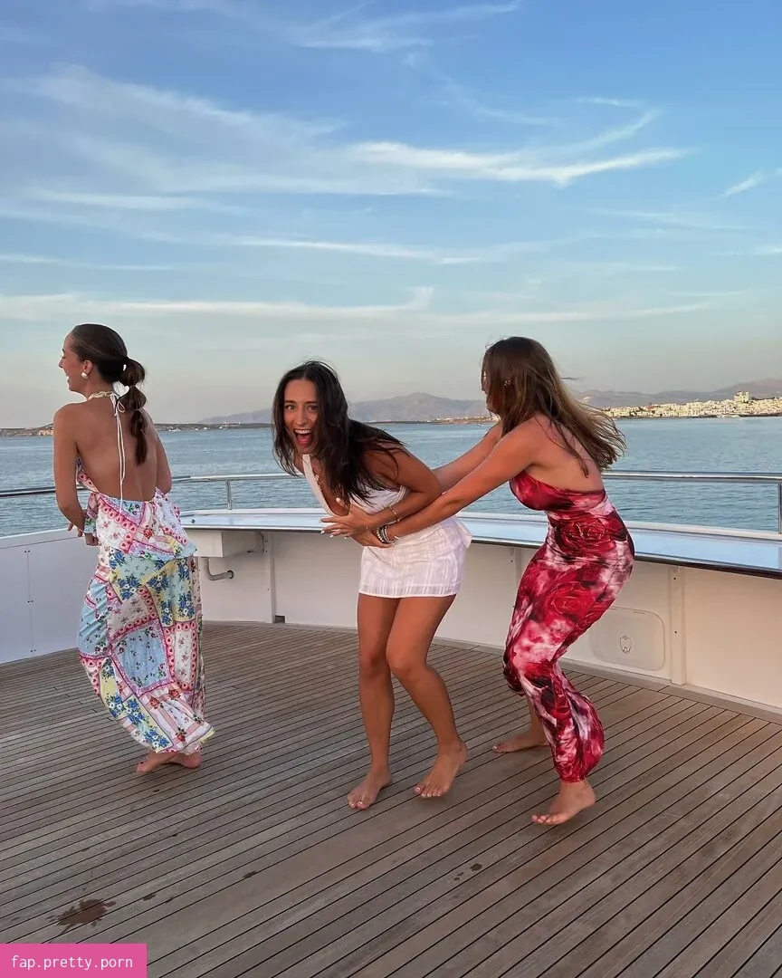 Sydney Costello - Photo #04