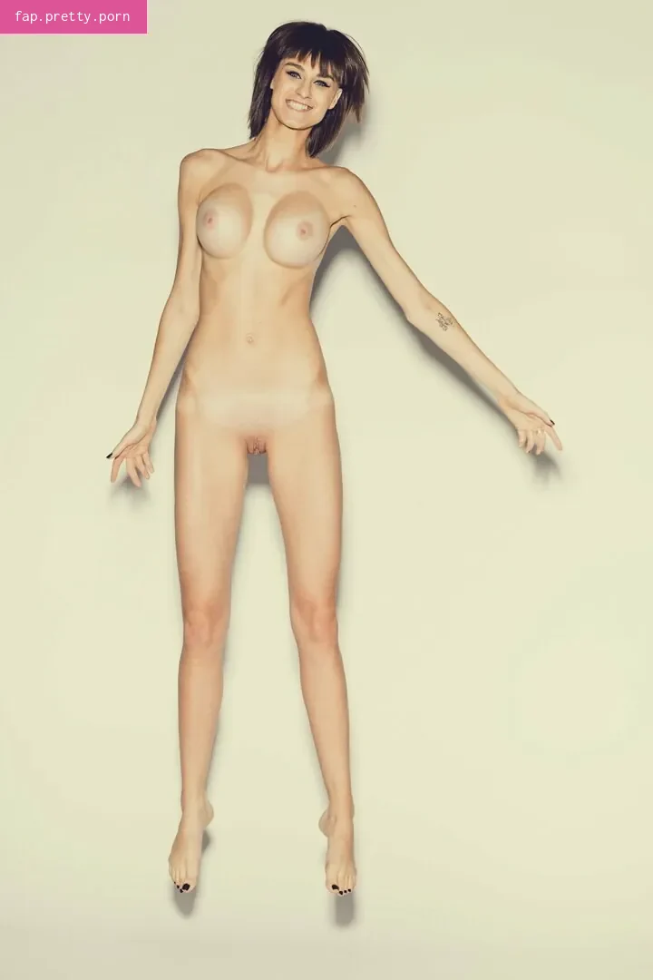 Stefanie Drew - Photo #07