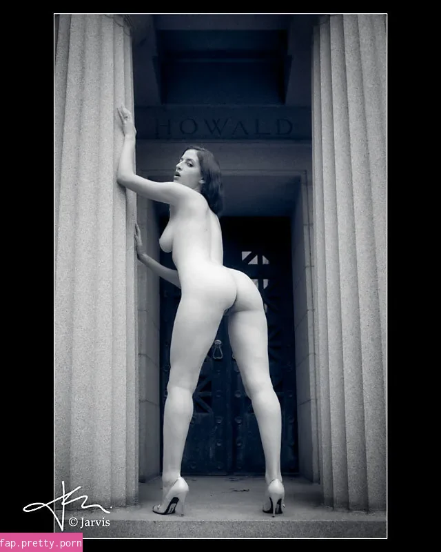 Sarah Ellis - Photo #86