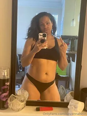 Savannah Evans content