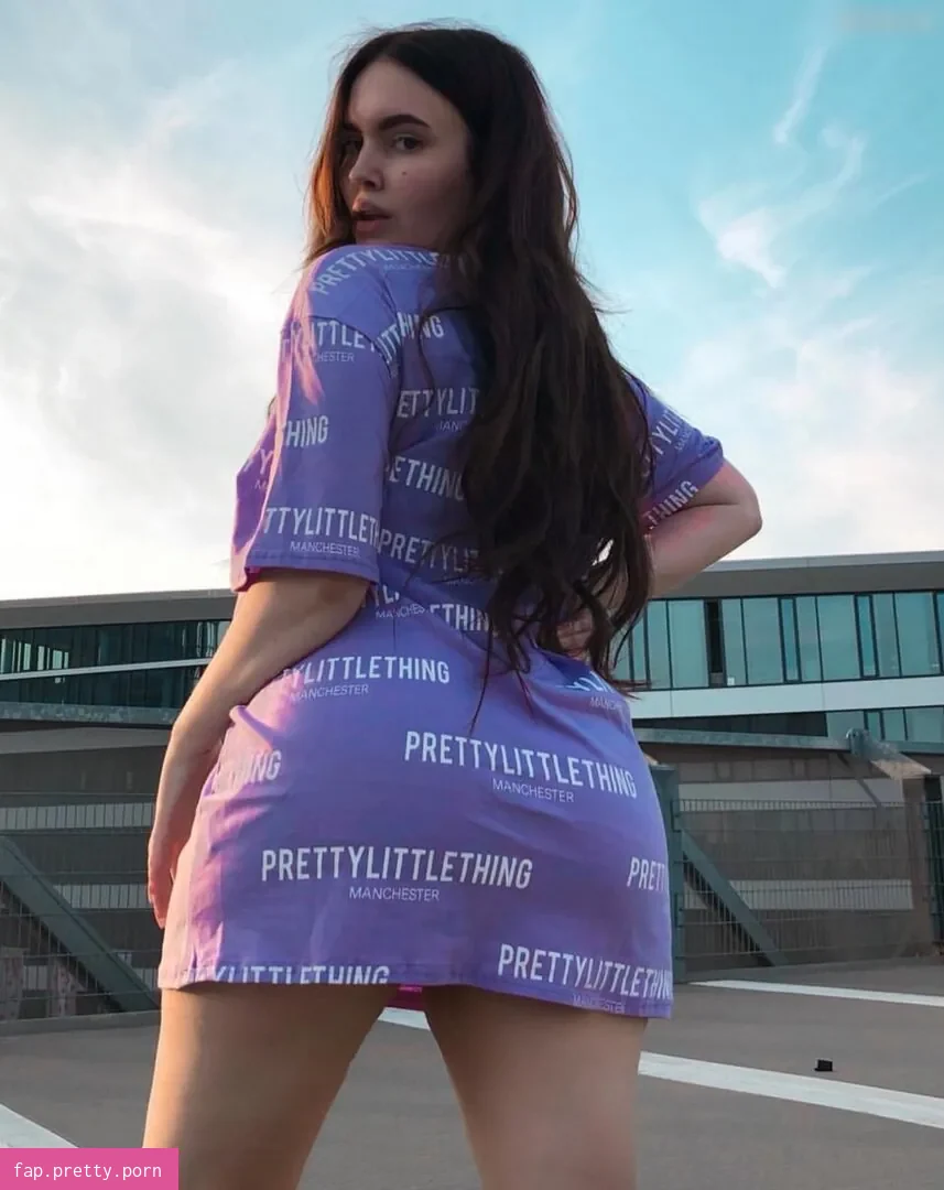 Sarah Foxx - Photo #05