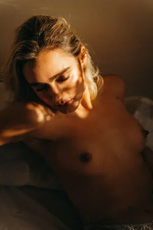 Sabine Khabiri content