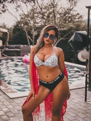 Salome Kapanadze content