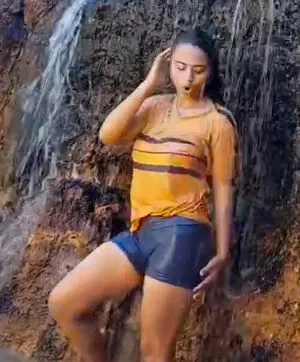 Sandrielly Lima content