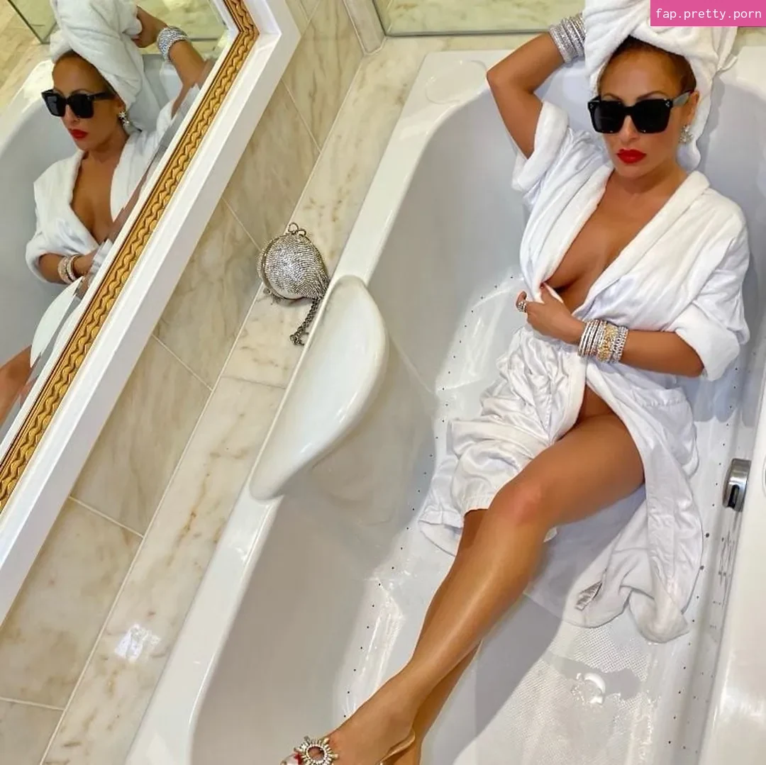 Sahar Manley - Photo #23