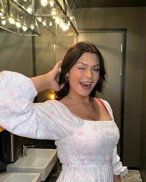 Sara Marie Gundersen content