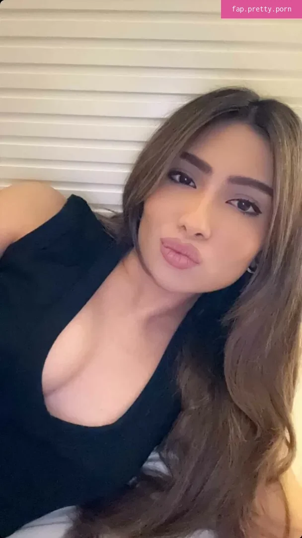 Shabreen Meerasafeer - Photo #01