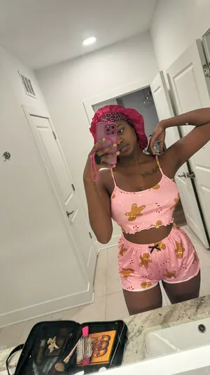 Sheena Marie content