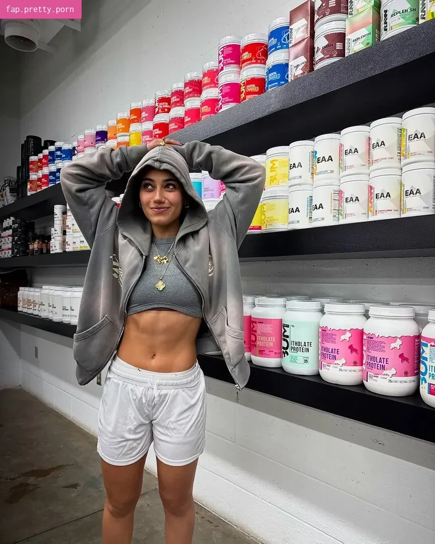 Sara Saffari - Photo #14