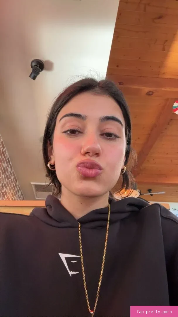 Sara Saffari - Photo #35