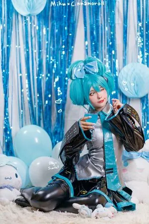 Saya Scarlet content