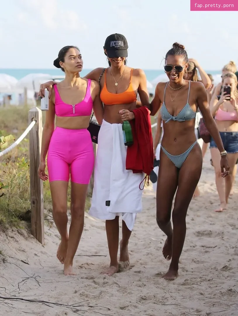 Shanina Shaik / shaninamshaik Nude Leaked OnlyFans Photo #28