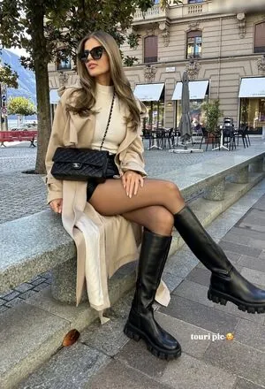 Sophia Schönherr content