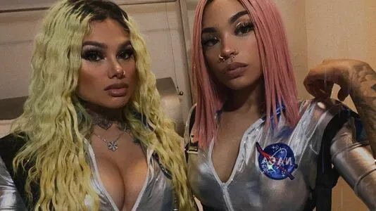 Snow Tha Product content