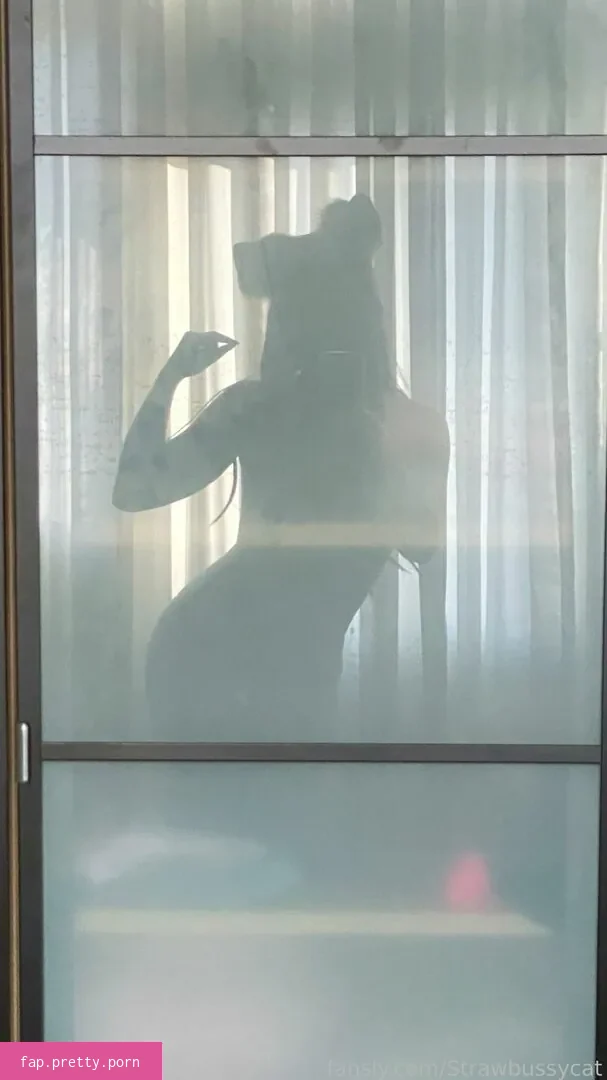 Strawbussycat - Photo #58