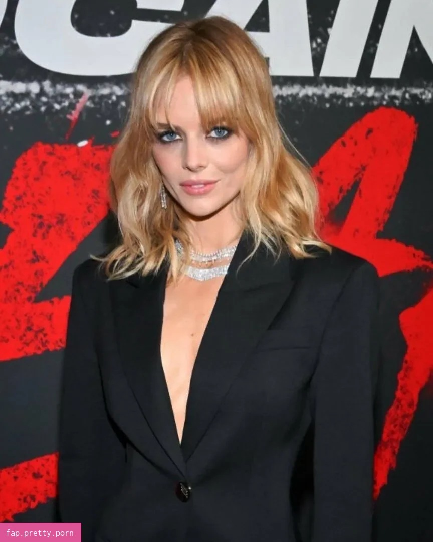 Samara Weaving - Photo #09